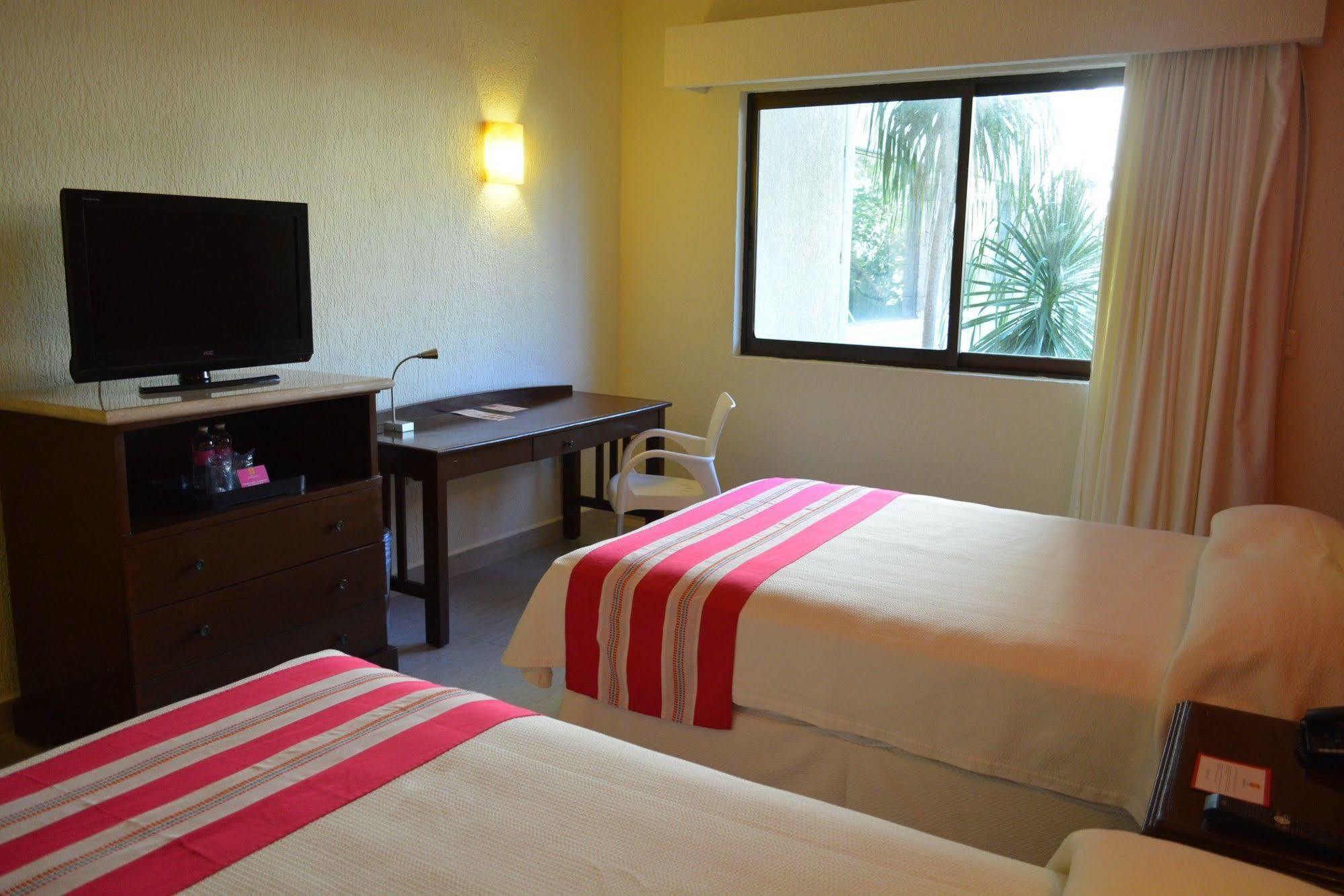 Hotel Margaritas แคนคูน ภายนอก รูปภาพ